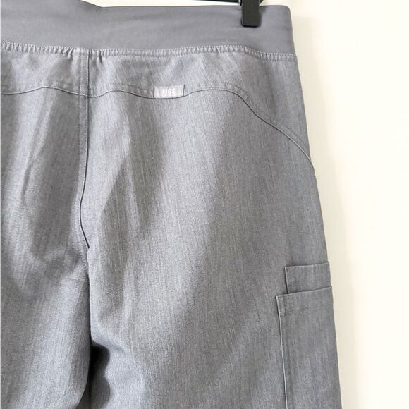 Figs Technical Collection Scrub Pants in Gray Size Small - Picture 4 of 6